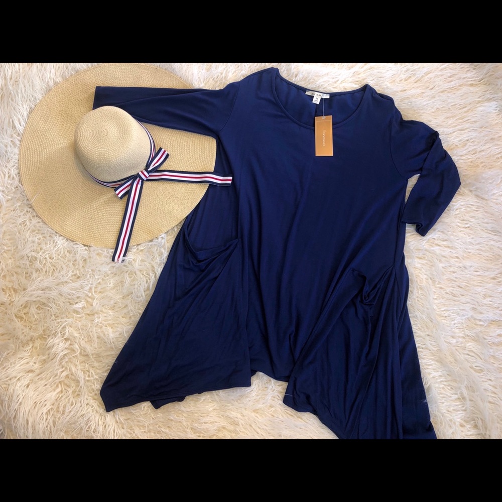 Francesca’s- Navy tunic top